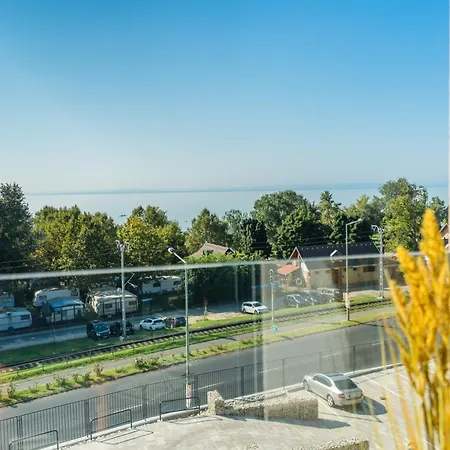 Club Panorama View Apartment *